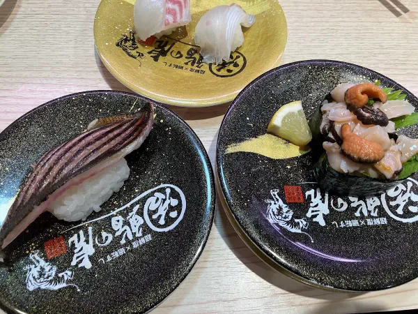 超鮮度✕廻転すし 活 鮨の虎の写真2