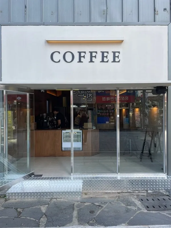 ロハイ コーヒー トンソンロ店の写真4