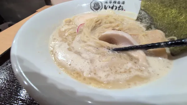 濃厚鶏白湯いわおの写真5