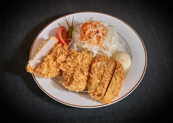 トンオウ ドンカツの写真3