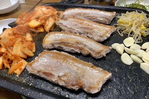 ソムシマウルキムチチゲの写真2