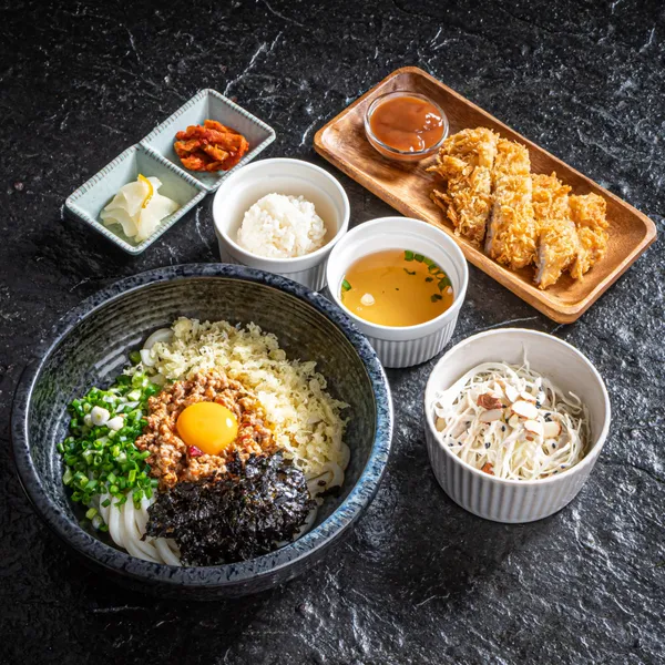 ハムドクシンビうどんの写真2