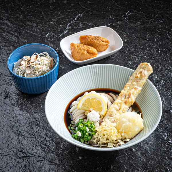 ハムドクシンビうどんの写真3