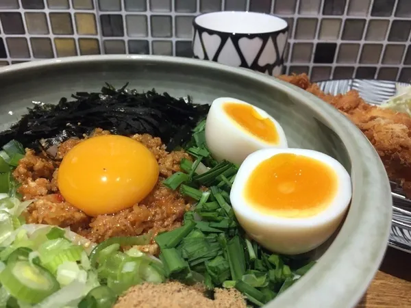 アカレン ソプサンユートンタンジ店