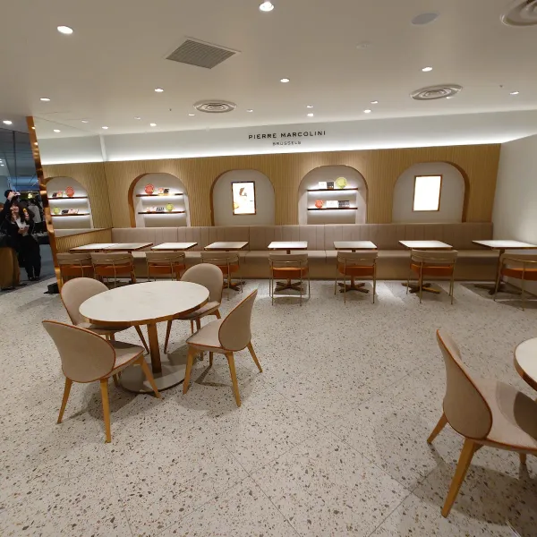 PIERRE MARCOLINI 名古屋HAERA店の写真2