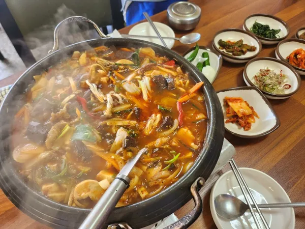 スグリ食堂