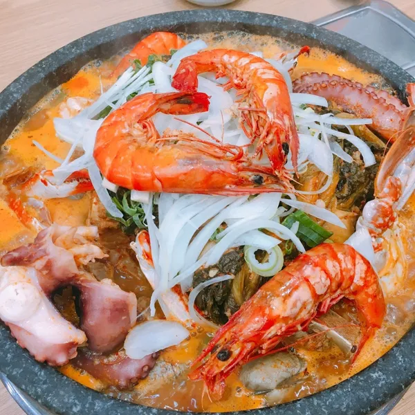ノンドゥロン カムジャタン 本店の写真2